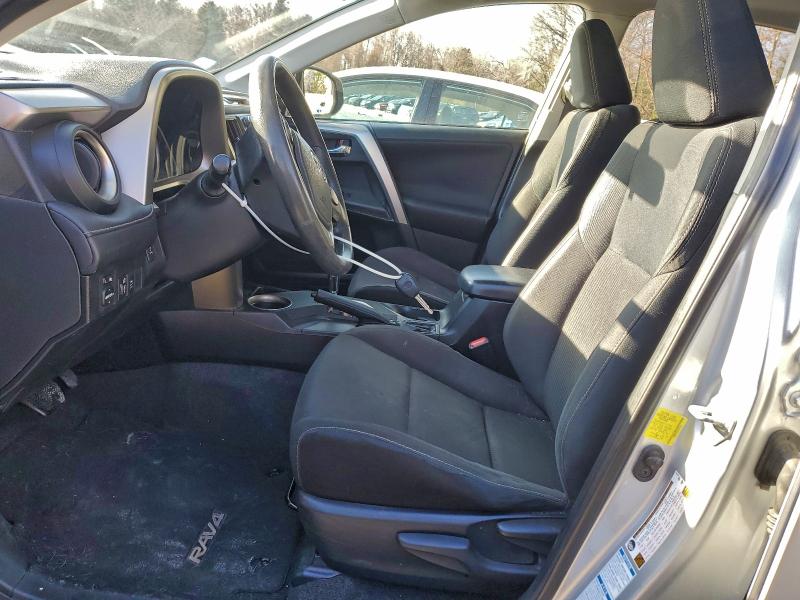 Photo 7 from auction – 2015 TOYOTA RAV4 XLE with VIN JTMRFREV1FD167161