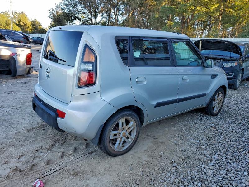 Photo 3 from auction – 2010 KIA SOUL + with VIN KNDJT2A25A7068231