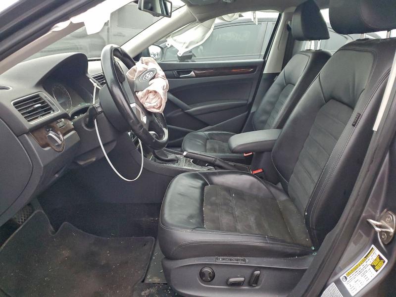 Photo 7 from auction – 2015 VOLKSWAGEN PASSAT SEL with VIN 1VWCV7A37FC040774