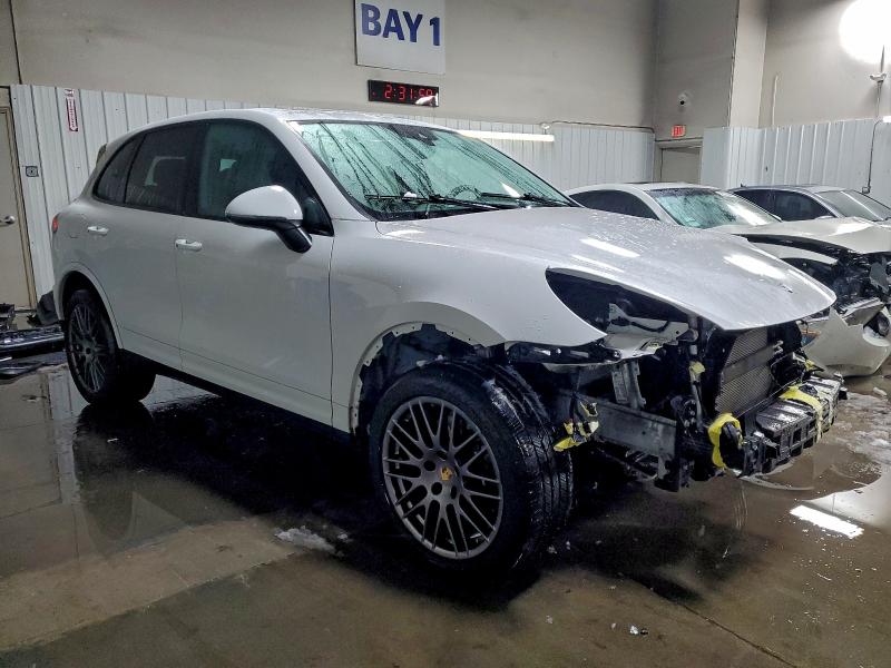 Photo 4 from auction – 2017 PORSCHE CAYENNE with VIN WP1AA2A25HKA90726