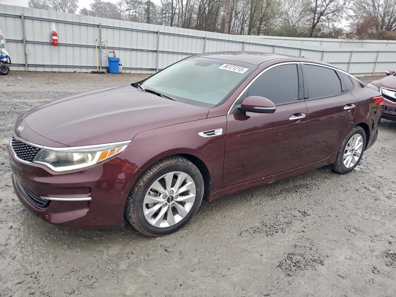 KIA OPTIMA EX 2018 with VIN 5XXGU4L3XJG204384 - Photo from auction