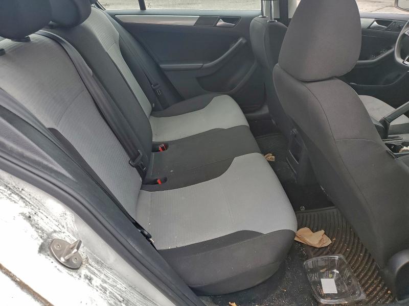 Photo 10 from auction – 2017 VOLKSWAGEN JETTA with VIN 3VW2B7AJ2HM398997