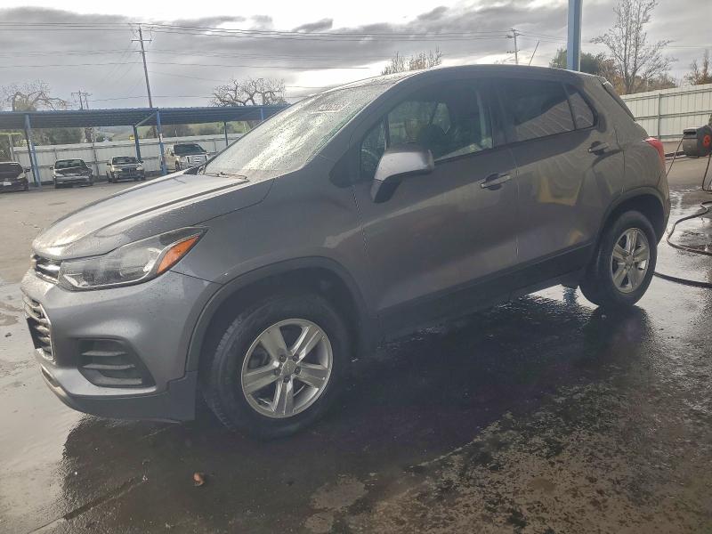 CHEVROLET TRAX LS 2020 with VIN 3GNCJNSB1LL220140 - Photo from auction