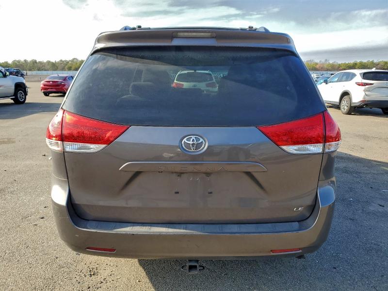 Photo 6 from auction – 2011 TOYOTA SIENNA LE with VIN 5TDKK3DC0BS033718
