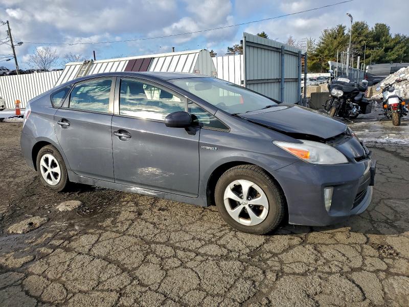 Photo 4 from auction – 2013 TOYOTA PRIUS with VIN JTDKN3DU1D5547554