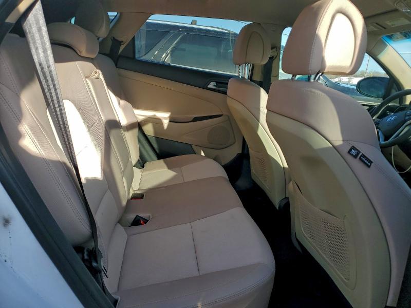 Photo 10 from auction – 2018 HYUNDAI TUCSON SE with VIN KM8J2CA43JU684517