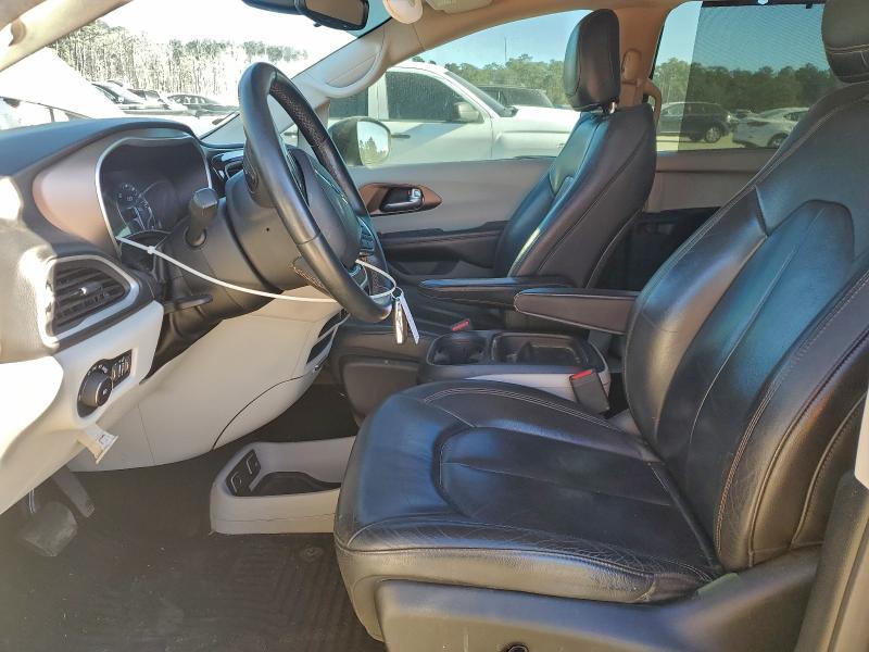 Photo 7 from auction – 2017 CHRYSLER PACIFICA T with VIN 2C4RC1BG4HR683160