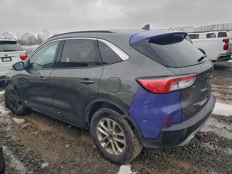 Photo 2 from auction – 2020 FORD ESCAPE SE with VIN 1FMCU9G64LUB85338