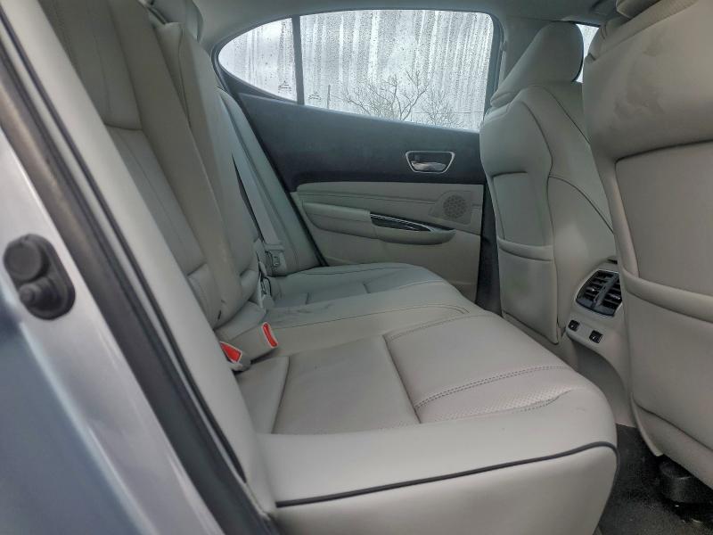 Photo 10 from auction – 2018 ACURA TLX ADVANC with VIN 19UUB2F71JA005135