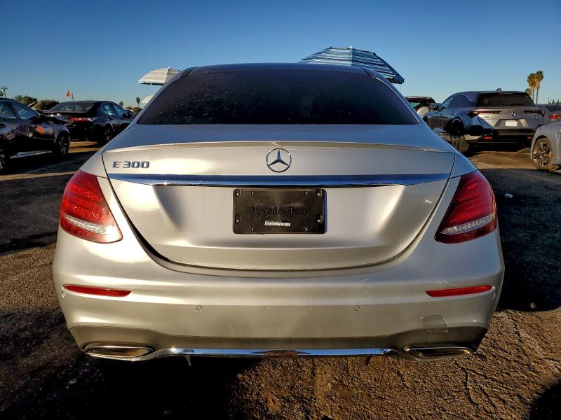 Photo 6 from auction – 2017 MERCEDES-BENZ E 300 with VIN WDDZF4JB2HA058894