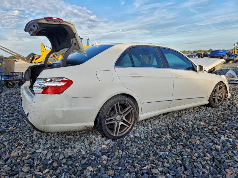 Photo 3 from auction – 2011 MERCEDES-BENZ E 350 with VIN WDDHF5GB6BA276613