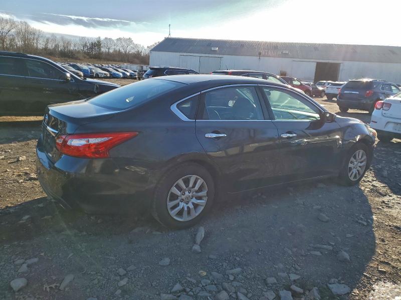 Photo 3 from auction – 2017 NISSAN ALTIMA with VIN 1N4AL3AP5HN321013