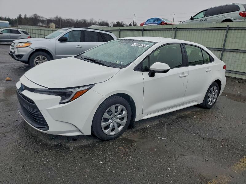 TOYOTA COROLLA LE 2024 with VIN JTDBCMFE8R3048738 - Photo from auction