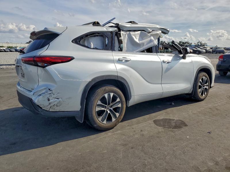 Photo 3 from auction – 2022 TOYOTA HIGHLANDER with VIN 5TDHZRAHXNS090120