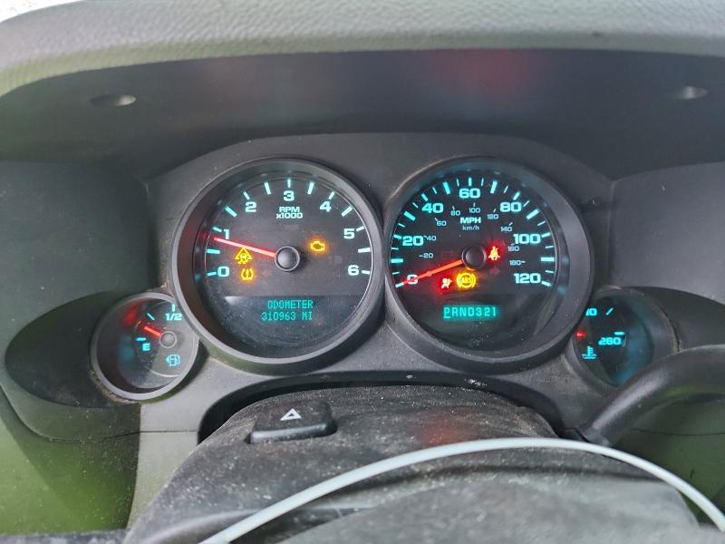Photo 9 from auction – 2011 CHEVROLET SILVERADO with VIN 1GCRCREA0BZ402863