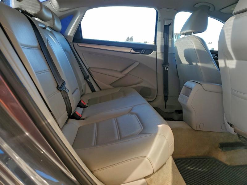 Photo 10 from auction – 2015 VOLKSWAGEN PASSAT S with VIN 1VWAS7A35FC122003