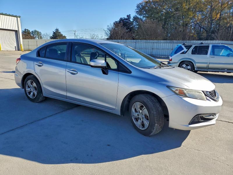 Photo 4 from auction – 2015 HONDA CIVIC LX with VIN 19XFB2F51FE041921