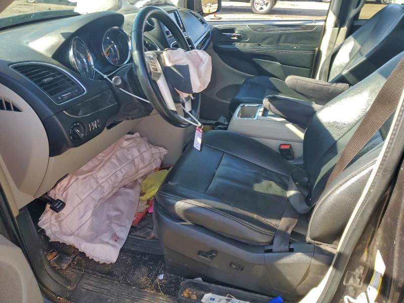 Photo 7 from auction – 2016 CHRYSLER TOWN & COU with VIN 2C4RC1BG8GR295699