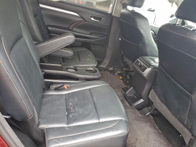 Photo 10 from auction – 2018 TOYOTA HIGHLANDER with VIN 5TDKZRFH3JS248838