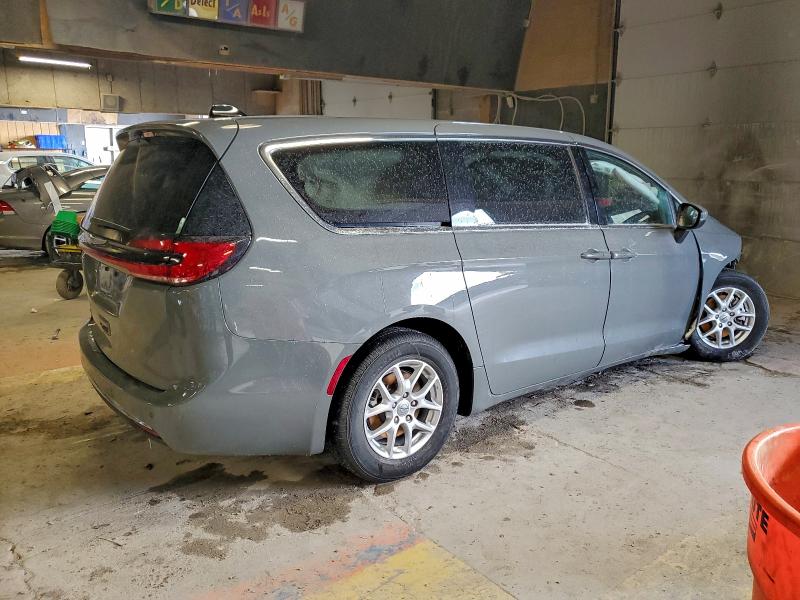 Photo 3 from auction – 2023 CHRYSLER PACIFICA with VIN 2C4RC1BG1PR531433