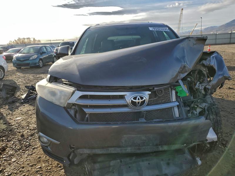 Photo 5 from auction – 2011 TOYOTA HIGHLANDER with VIN 5TDBK3EH5BS070192