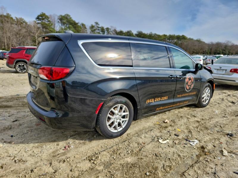Photo 3 from auction – 2018 CHRYSLER PACIFICA L with VIN 2C4RC1CG4JR246926