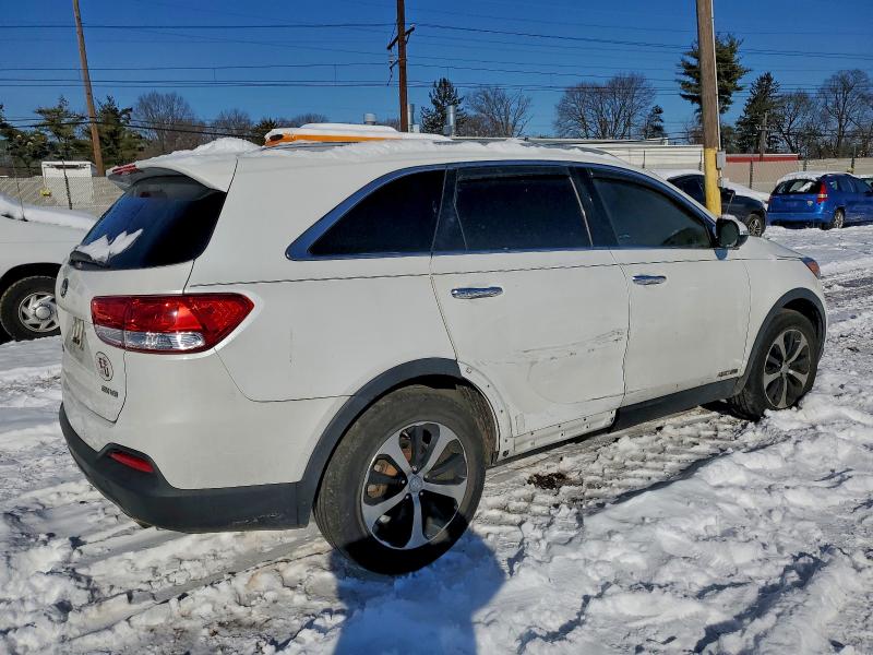 Photo 3 from auction – 2016 KIA SORENTO EX with VIN 5XYPHDA58GG158079