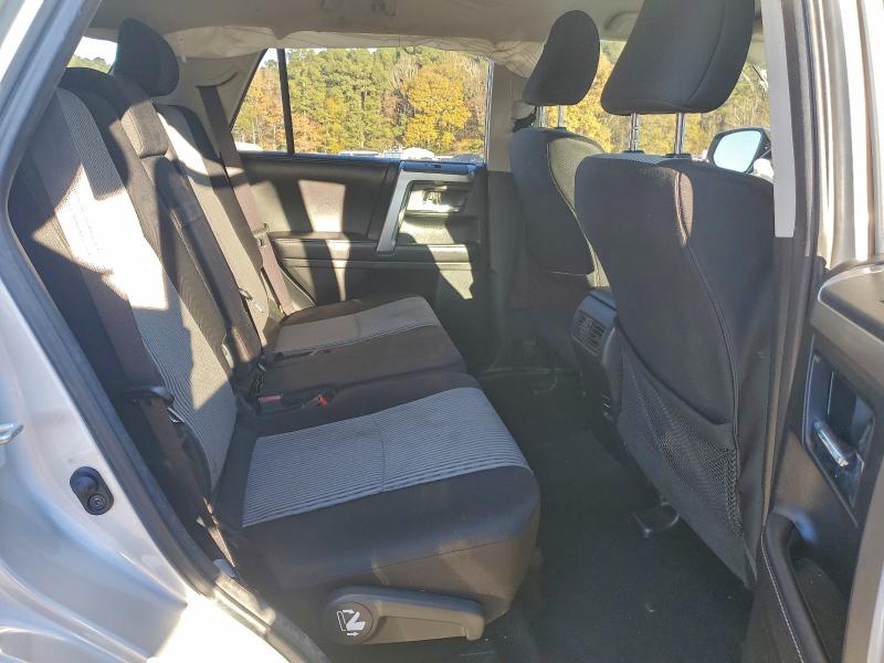 Photo 11 from auction – 2016 TOYOTA 4RUNNER SR with VIN JTEBU5JR5G5381991
