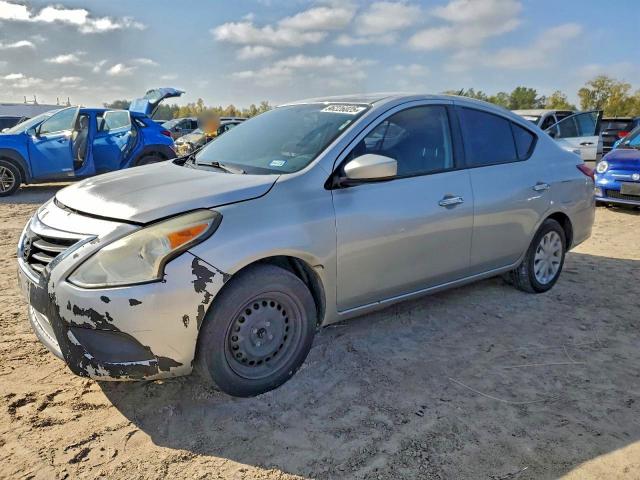 NISSAN VERSA S 2018 with VIN 3N1CN7AP5JL833481 - Photo from auction