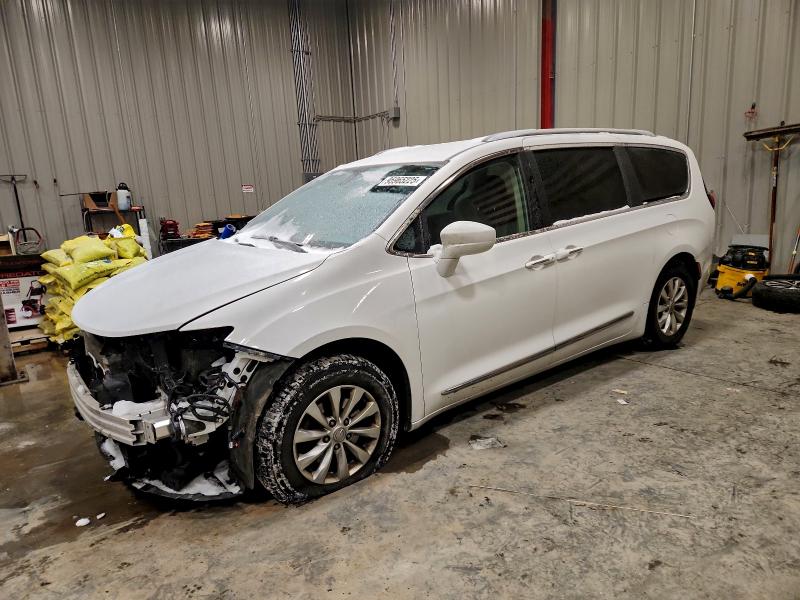 CHRYSLER PACIFICA T 2019 with VIN 2C4RC1BG3KR685344 - Photo from auction