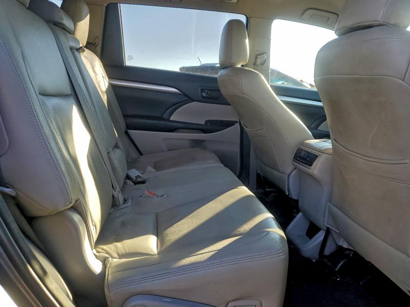 Photo 11 from auction – 2014 TOYOTA HIGHLANDER with VIN 5TDBKRFH7ES021663