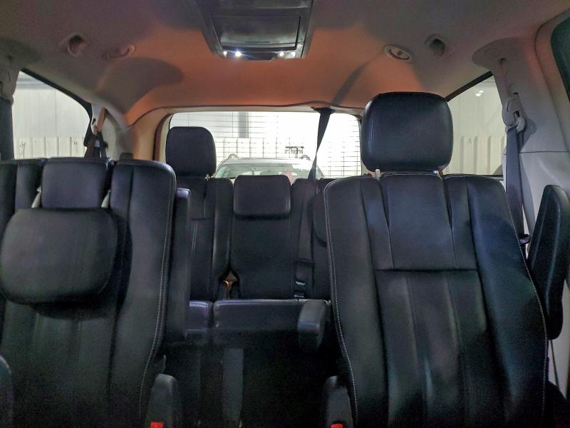 Photo 10 from auction – 2015 CHRYSLER TOWN & COU with VIN 2C4RC1BG7FR694425