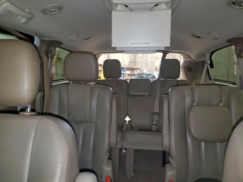 Photo 10 from auction – 2016 CHRYSLER TOWN & COU with VIN 2C4RC1BG0GR301737