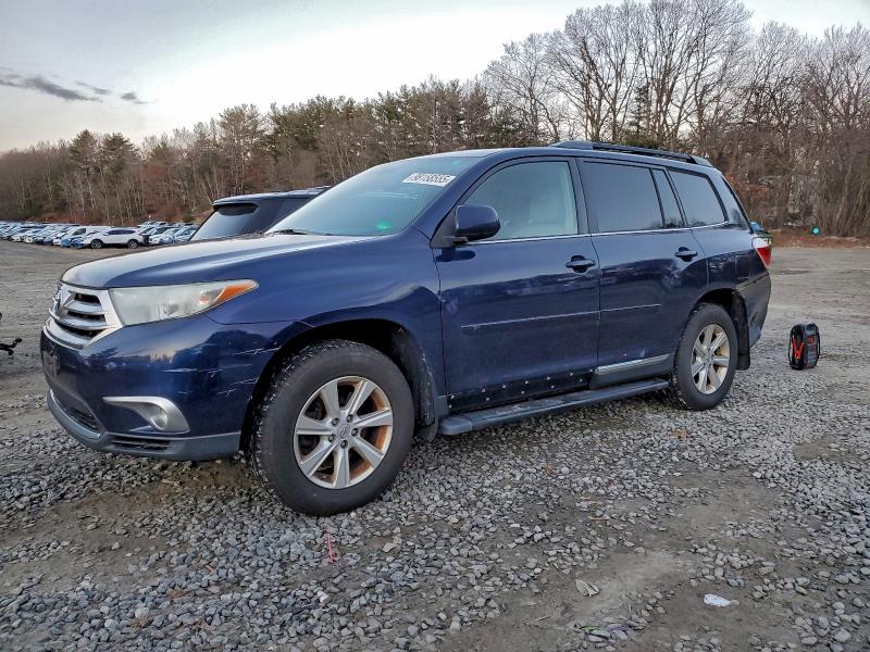 TOYOTA HIGHLANDER 2011 with VIN 5TDBK3EH8BS073541 - Photo from auction