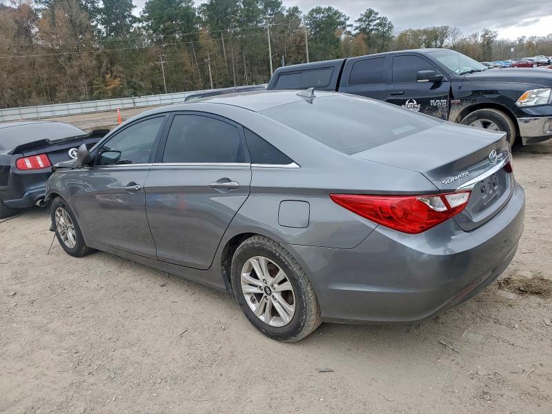 Photo 2 from auction – 2013 HYUNDAI SONATA with VIN 5NPEB4AC5DH748526