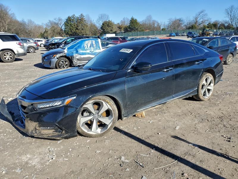 HONDA ACCORD TOU 2018 with VIN 1HGCV1F99JA077358 - Photo from auction