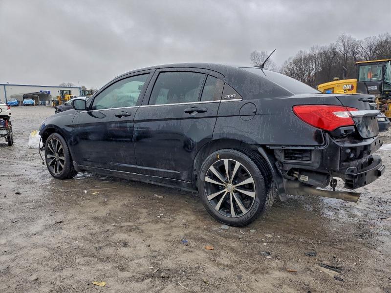 Photo 2 from auction – 2013 CHRYSLER 200 TOURIN with VIN 1C3CCBBG8DN728155