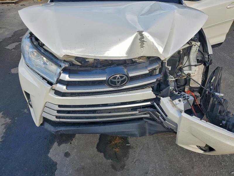 Photo 12 from auction – 2019 TOYOTA HIGHLANDER with VIN 5TDJZRFH5KS601013