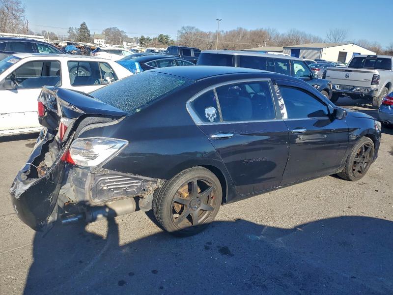Photo 3 from auction – 2015 HONDA ACCORD with VIN 1HGCR2F5XFA139932