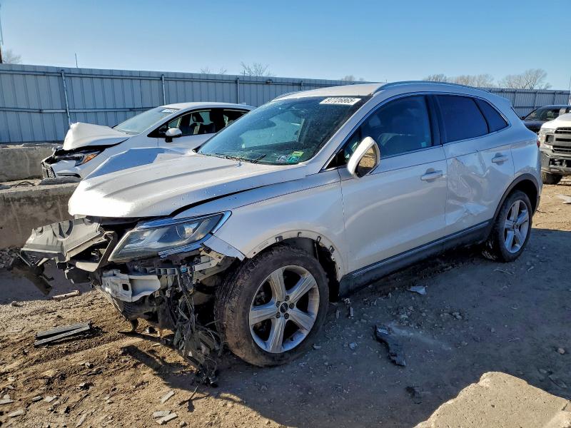 LINCOLN MKC 2015 with VIN 5LMCJ2A94FUJ42588 - Photo from auction