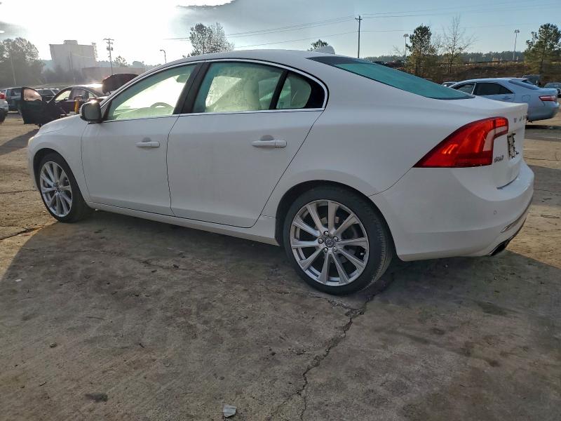 Photo 2 from auction – 2016 VOLVO S60 PLATIN with VIN LYV402FM5GB100860