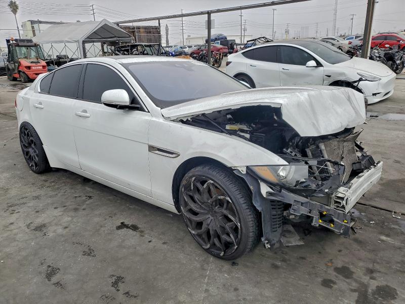 Photo 4 from auction – 2017 JAGUAR XE with VIN SAJAR4BG6HA978828