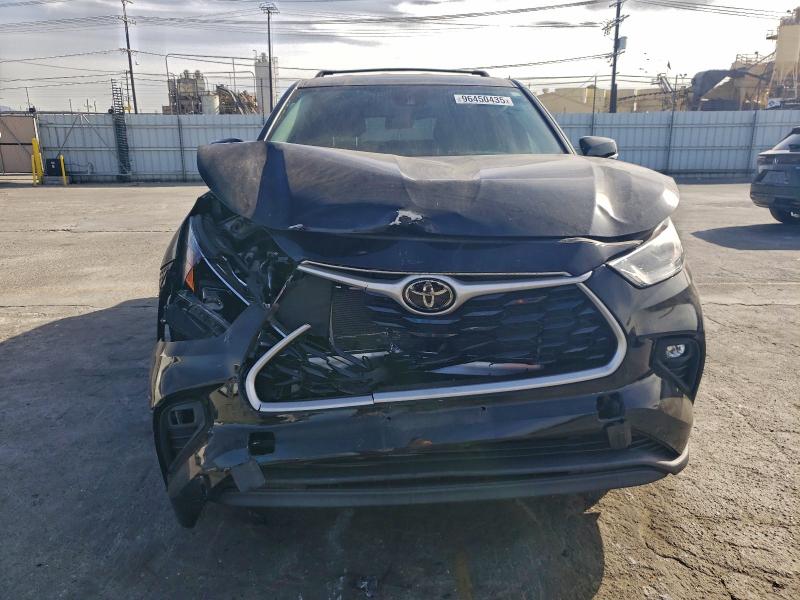 Photo 5 from auction – 2022 TOYOTA HIGHLANDER with VIN 5TDZZRAH9NS552123