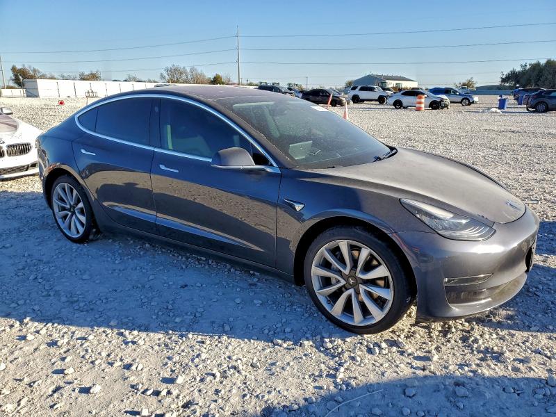 Photo 4 from auction – 2018 TESLA MODEL 3 with VIN 5YJ3E1EA0JF023772