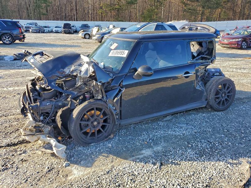 MINI COOPER S 2009 with VIN WMWMF73589TT98471 - Photo from auction