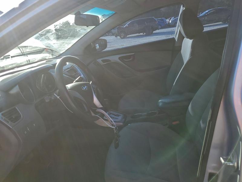 Photo 7 from auction – 2012 HYUNDAI ELANTRA GL with VIN 5NPDH4AE8CH119613