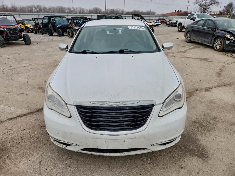 Photo 5 from auction – 2013 CHRYSLER 200 with VIN 1C3CCBCGXDN555429