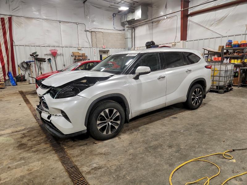 TOYOTA HIGHLANDER 2022 with VIN 5TDGZRBH9NS584592 - Photo from auction