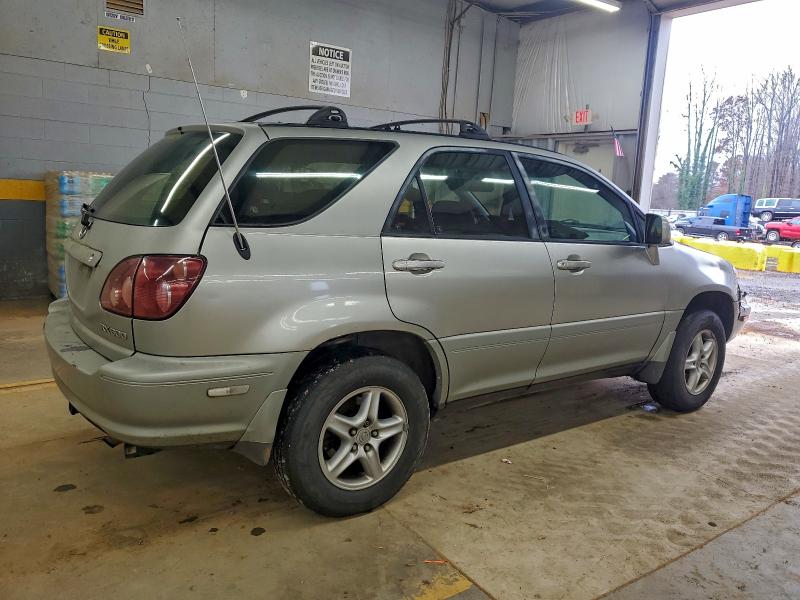 Photo 3 from auction – 1999 LEXUS RX 300 with VIN JT6HF10U6X0015808