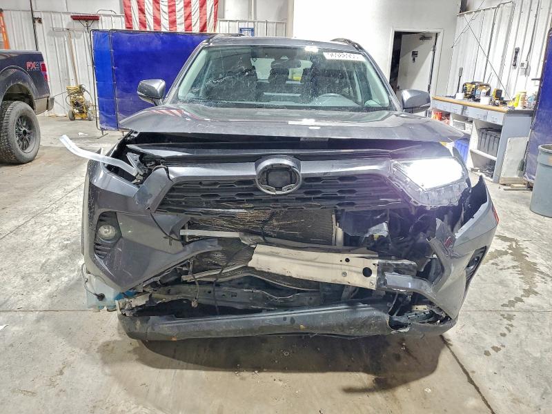 Photo 5 from auction – 2020 TOYOTA RAV4 XLE with VIN 2T3P1RFV5LC063891